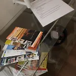 Calm Im Erdgeschoss Mit Eigenem Eingang 公寓