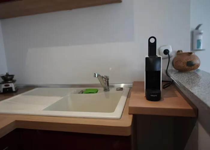 Calm Im Erdgeschoss Mit Eigenem Eingang Appartement *